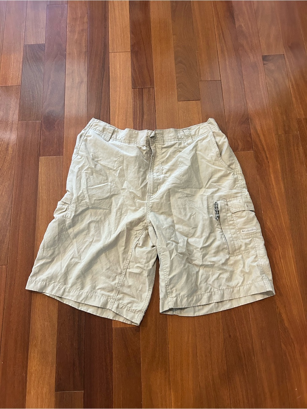 Columbia Men's Light Khaki Cargo Shorts